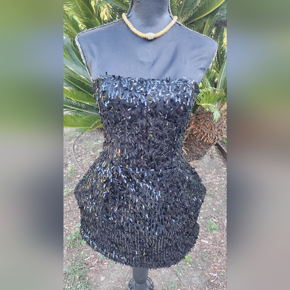 Chic Black Sequin Strapless Bodycon Mini Dress for Cocktail Events